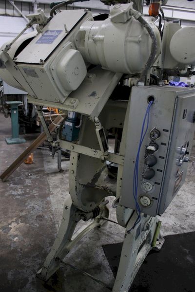 28 TON WALSH MODEL #28 FLYWHEEL OBI PRESS: STOCK #75616