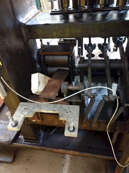 WATERBURY FARRELL 2010 EYELET TRANSFER PRESS: STOCK #12104