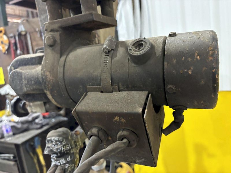 LINCOLN ELECTRIC WELDING MANIPULATOR SYSTEM: IDEALARC DC600 WELDER, NA-5 CONTROLLER, AND WELDING