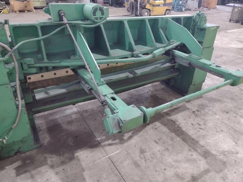8' X 1/4" WYSONG MODEL #825 MECHANICAL POWER SQUARING SHEAR: STOCK #23635