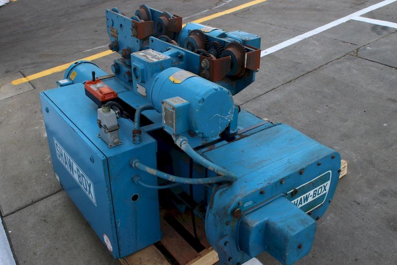 3 TON SHAW BOX RADIO CONTRLED WIRE ROPE HOIST: STOCK #74986
