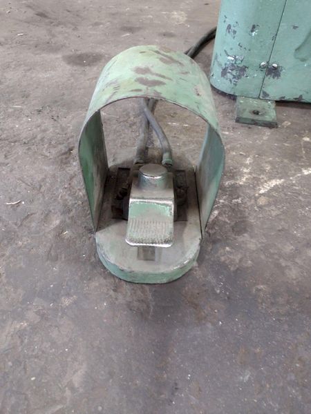60" BROWN AND BOGGS MODEL 265 PIPE ROLLER AND CRIMPER: STOCK #17018