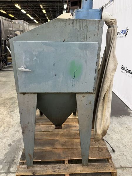 Dee-Blast 38 23-3/4″ x 36″ Abrasize Blast Cabinet w/ Dust Collection