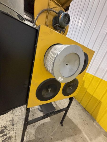 5 HP X 4 CARTRIDGE PLYMOVENT DUST COLLECTOR: STOCK #22015