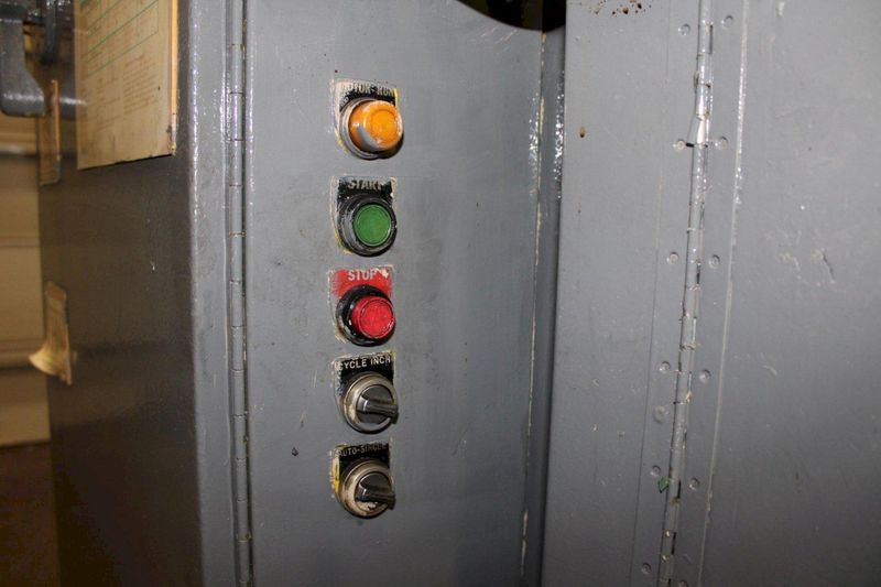 10 TON DENSON HYDRAULIC PRESS WITH 6 STATION ROTARY TABLE