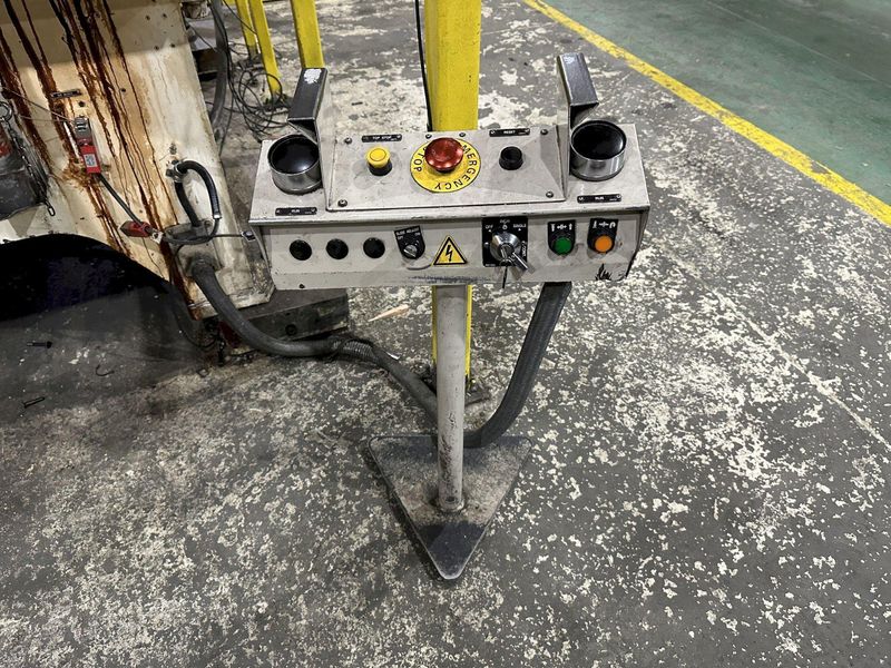 220 AIDA GAP FRAME STAMPING PRESS