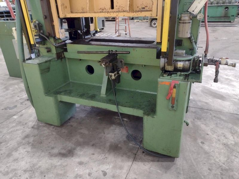 75 TON X 42" X 24" L&J MODEL #EM275 HIGH SPEED STRAIGHT SIDE STAMPING PRESS, 2.5" STROKE: STOCK