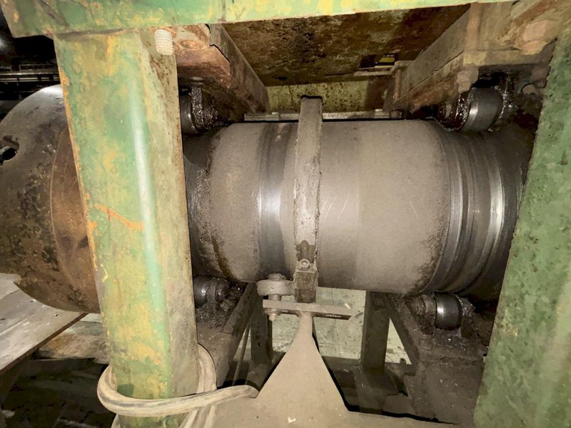12" HOLLOW SPINDLE DRILCO ROTARY PIPE WELDING POSITIONER W/ MOBILE PIPE STANDS: STOCK #21898