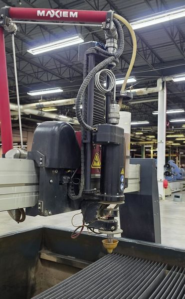 Omax Maxiem 1530 5′ x 10′ 5 Axis CNC Waterjet (A Jet Head)