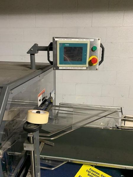 Lantech SW-1000 Intermittent Motion Belt Feed Side Seal Wrapper w/ Lantech ST-900 Heat Tunnel