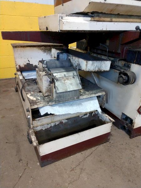 16" X 32" CHEVALIER MODEL #FSG1632AD HORIZONTAL 3 AXIS SURFACE GRINDER: STOCK 12711