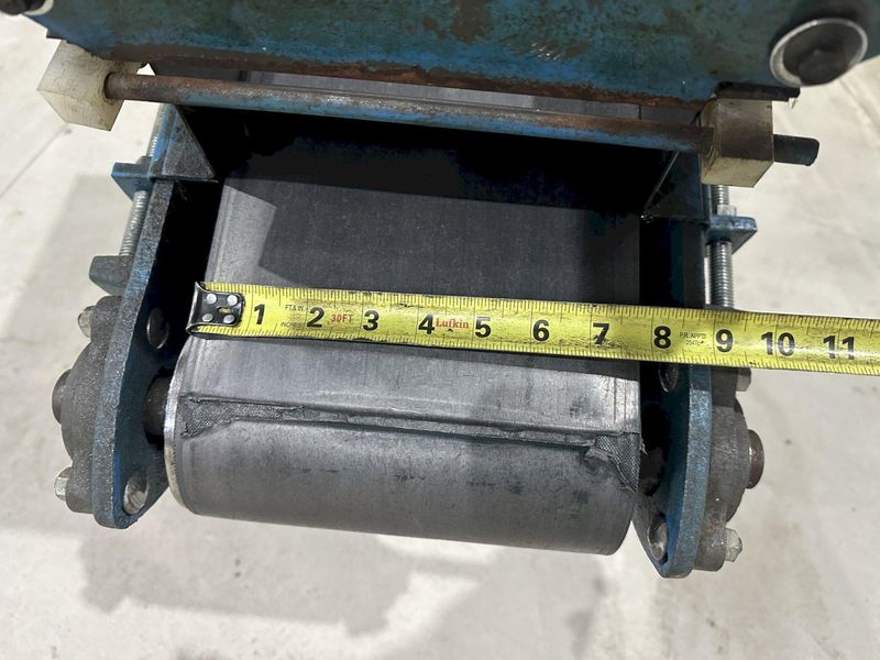 8" WIDE X 6' HIGH NEW LONDON ENG MODEL #500 MOTORIZED BELT INCLINED PARTS CONVEYOR: STOCK #20069