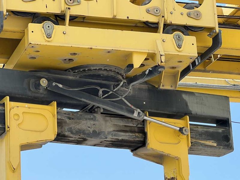 Mobile Crane Lift, Combilift Ltd., 40 Ton