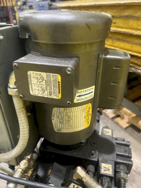 4,000 LBS X 44" X 44" PENTALIFT HYDRAULIC LIFT & TILT TABLE: STOCK #20386