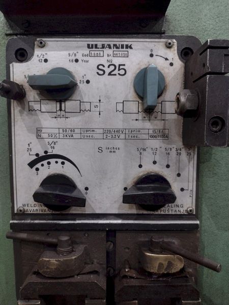 40" DAKE JOHNSON MODEL #VH-40 VERTICAL BAND SAW: STOCK #22831