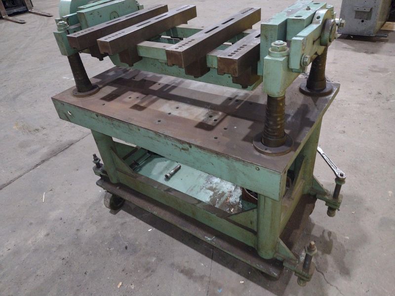 2500 LB X 25" X 31" HAMILTON MODEL #E3548 PORTABLE DIE SEPERATOR: STOCK #19412