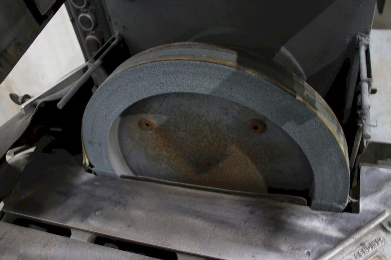 STANDARD MODEL 100 TWIN WHEEL DOUBLE END GRINDER: STOCK #75968