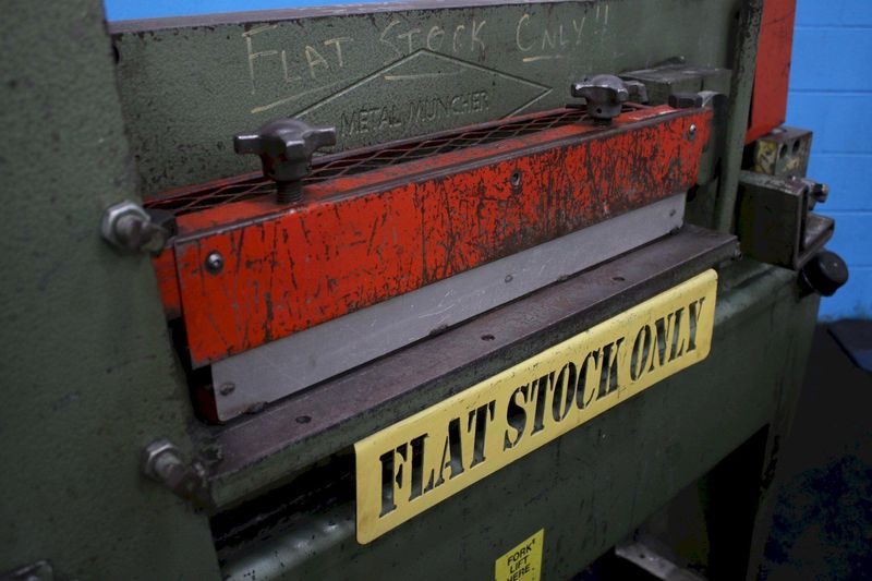 4" X 4" X 3/8" METAL MUNCHER HYDRAULIC IRONWORKER:  STOCK #75682