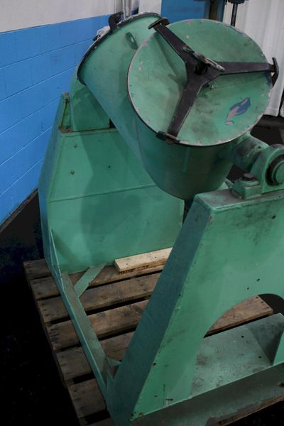 2 CUBIC PATTERSON KELLEY TWIN SHELL DRY BLENDER: STOCK #75400