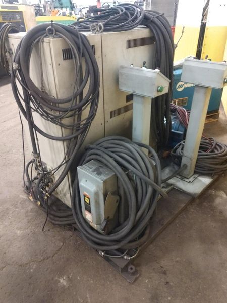 6 AXIS MOTOMAN MODEL SK16-6 ROBOT WELDING CELL WITH MILLER AUTO DELTAWELD 452 WELDER: STOCK #138