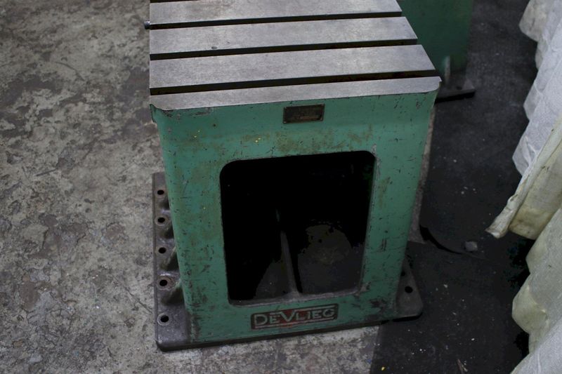 1 SET OF DEVLIEG 20-1/2" X 25" T SLOTTED ANGLE PLATES: STOCK #75545