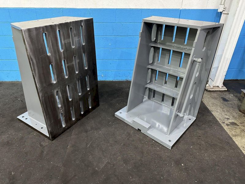 1 SET OF 47" X 33" X 27" G & L HEAVY DUTY ANGLE PLATE: STOCK #77725