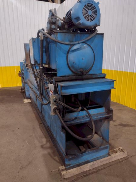 30" X 40" KMF MODEL 3040L CLOSED END HYDRAULIC HORIZONTAL BALER: STOCK #17911