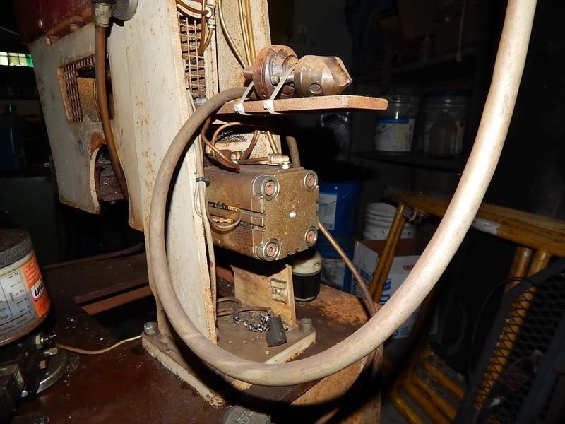 T-DRILL TUBE COLLAR MACHINE