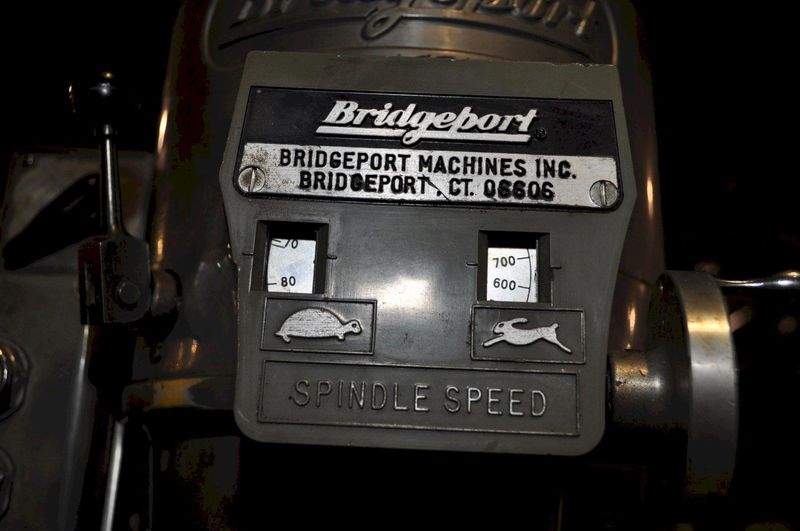 2 HP BRIDGEPORT VERTICAL MILL