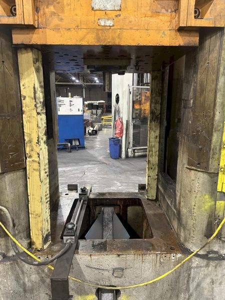 500 TON HPM (PTI REBUILT) 36" X 36" BED HYDRAULIC PRESS: STOCK #20202
