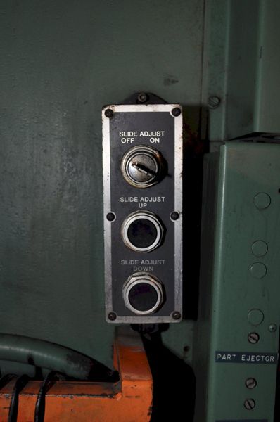 100 TON NIAGARA OBI PRESS 6" STROKE 39" X 25" BED AIR CLUTCH