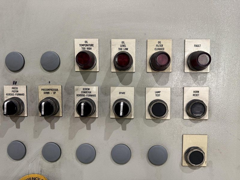 HERTWICH ENGINEERING MODEL #HE-300-30/A SWARF PUCK BRIQUETTER PRESS MACHINE: STOCK #23344