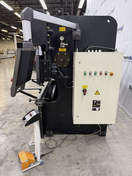 ADH WC67E-80T/2500 90 Ton x 98″ CNC Press Brake (2016)