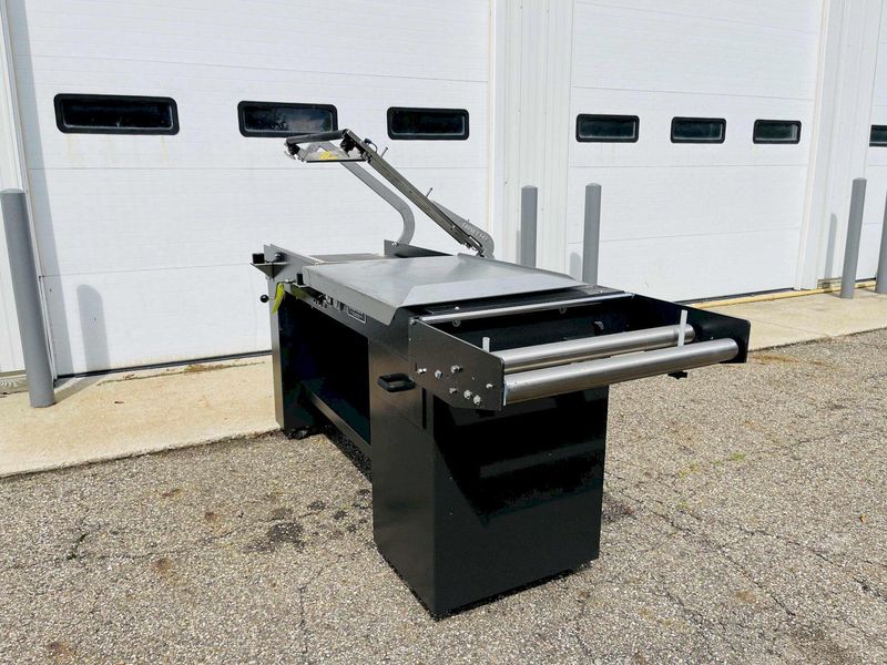 Eastey EM28T Manual L-Bar Sealer w/ Powered Take Away Conveyor
