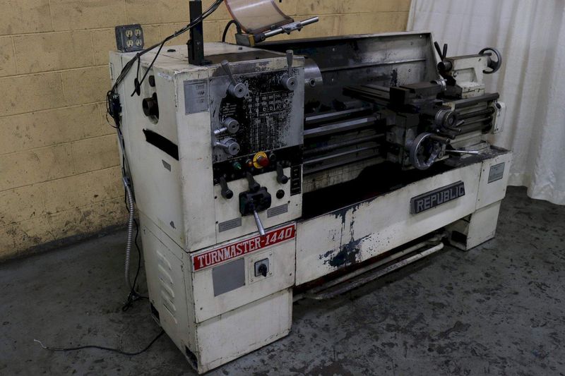 14" X 40 REPUBLIC TIMEMASTER GAP BED ENGINE LATHE:  STOCK #73232