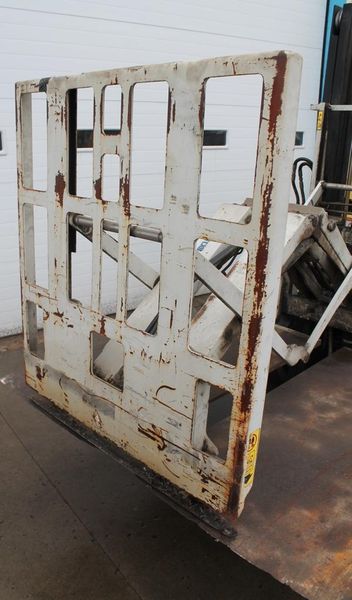 4400 LBS HYSTER LP GAS FORKLIFT: STOCK #63860