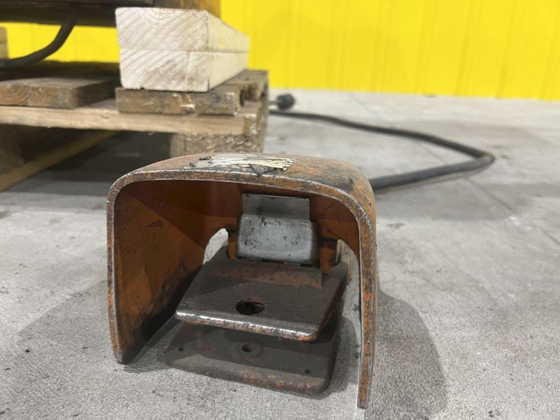 6" X 6" PRO-NOTCH POWER CORNER NOTCHER: STOCK #20276
