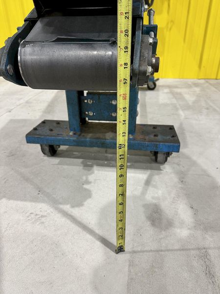 8" WIDE X 6' HIGH NEW LONDON ENG MODEL #500 MOTORIZED BELT INCLINED PARTS CONVEYOR: STOCK #20069