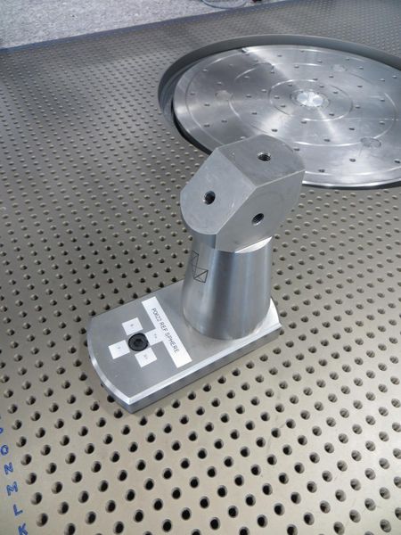 Leitz PMM-Xi 8.10.6 Fixed Bridge/Moving Table Coordinate Measuring Machine (CMM), B4s Controller, 10-Station Stylus Rack, Grid Plate, Rotary Table