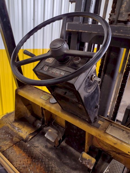 12,500 LBS CAT MODEL T1250 LP-GAS FORKLIFT: STOCK #18141