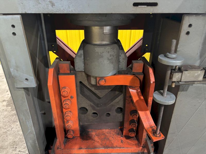 95 TON IRON CRAFTER MODEL 95-95 HMW HYDRAULIC IRON WORKER: STOCK #23333