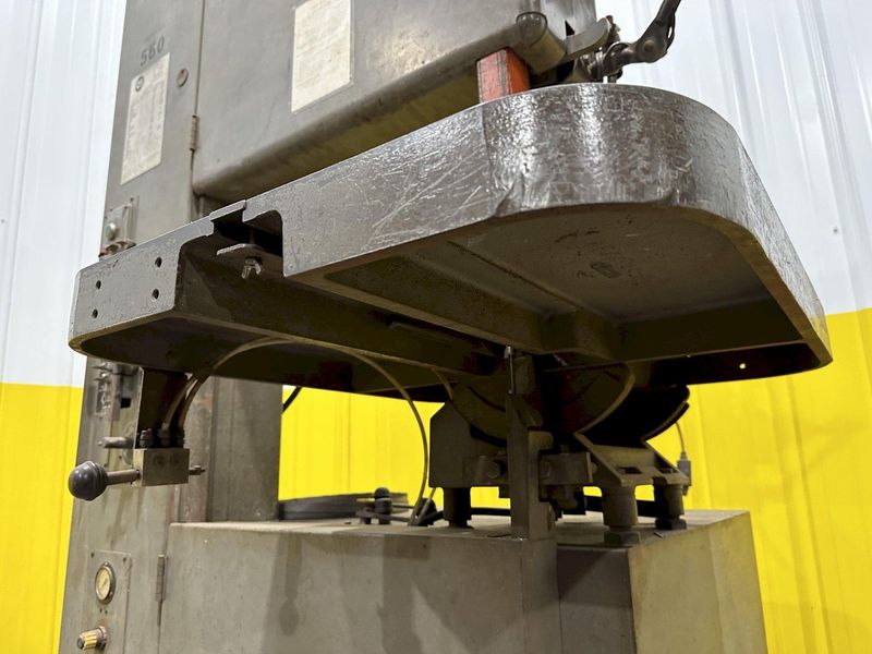 24" GROB MODEL 4V-24 VERTICAL BAND SAW: STOCK #18663