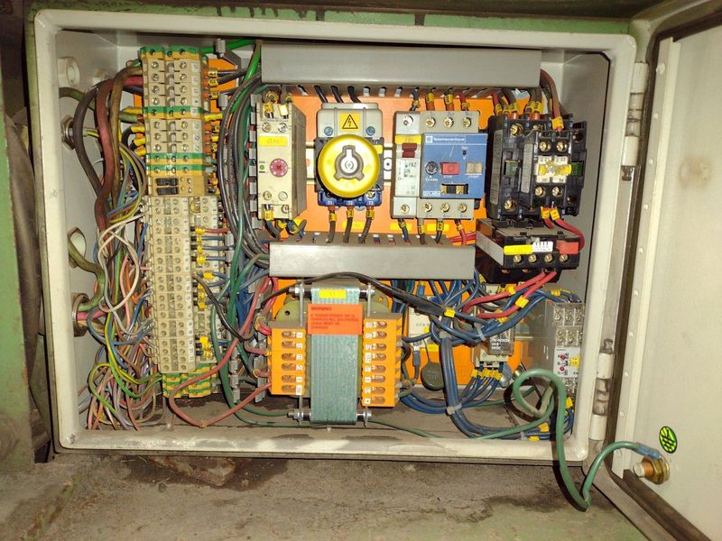 110 TON PEDDINGHAUS "PEDDIWORKER" 1100G HYDRAULIC IRONWORKER: STOCK #22724