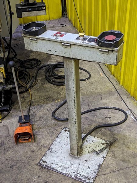 230 TON X 12' PACIFIC MODEL J230-12 HYDRAULIC PRESS BRAKE: STOCK #18531