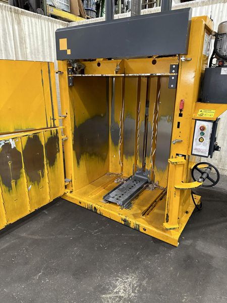 48" X 30" BRAMIDAN MODEL # B20 CARDBOARD BALER: STOCK #78021