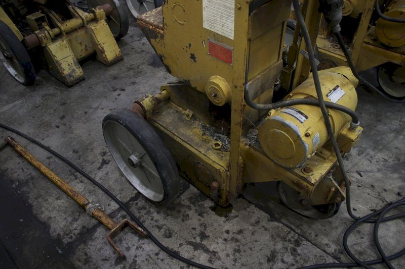 SET OF (4) 35 TON PORTABLE WHITING RAIL CAR JACKS: STOCK #77094