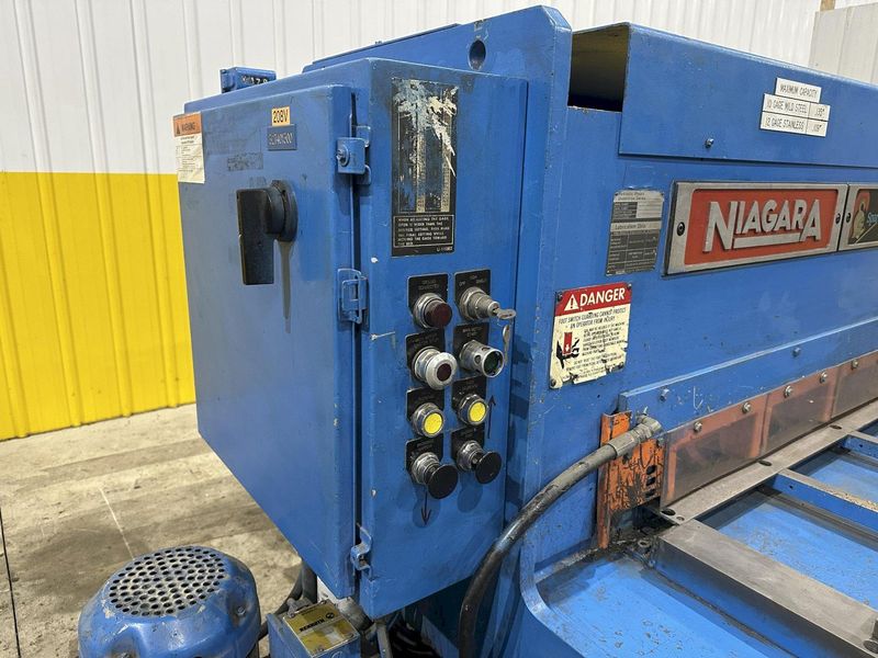 10' X 10 GAUGE NIAGARA MODEL #SPARTAN SP10-10 HYDRAULIC SHEAR: STOCK #22633