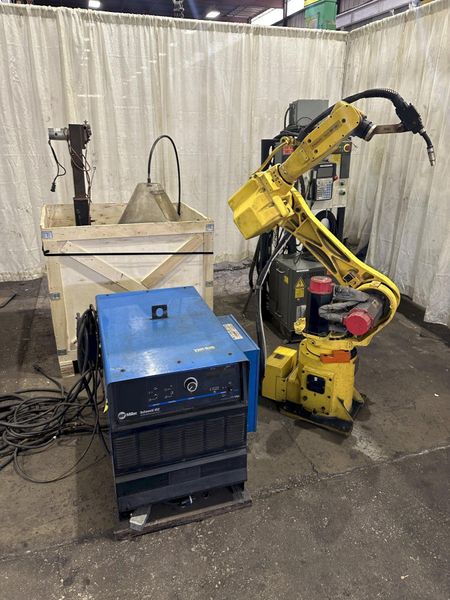 FANUC ROBOT WITH MILLER MODEL 452 WELDER: STOCK #77552