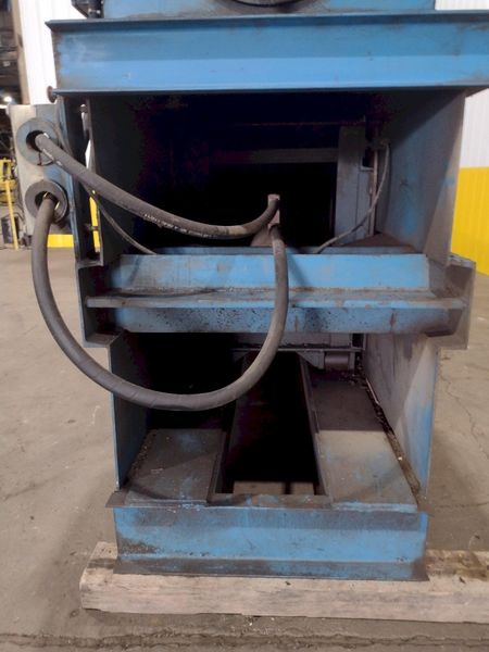 30" X 40" KMF MODEL 3040L CLOSED END HYDRAULIC HORIZONTAL BALER: STOCK #17911
