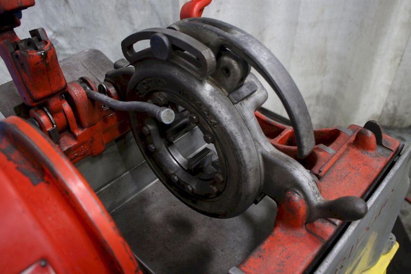 4" RIDGID MODEL #444 PIPE & BOLT THREADER: STOCK 76018